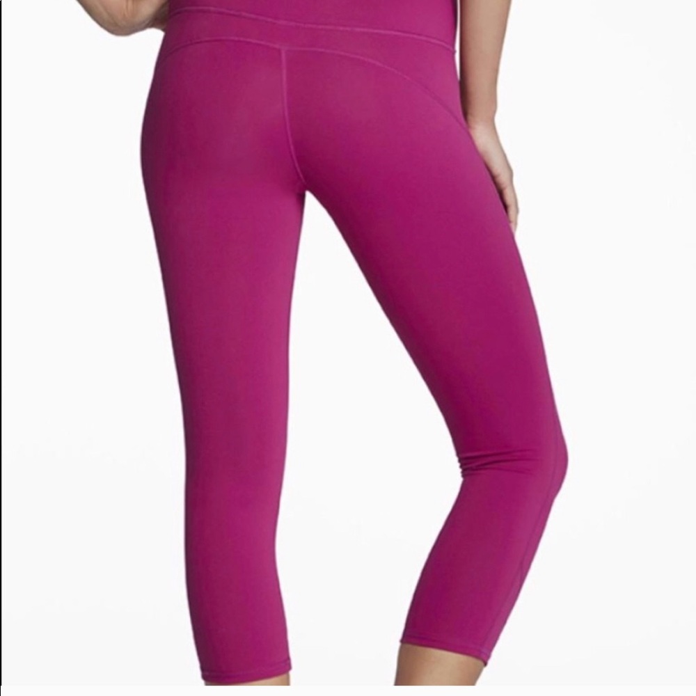 Fabletics Mid Rise Crop - Picture 2 of 3